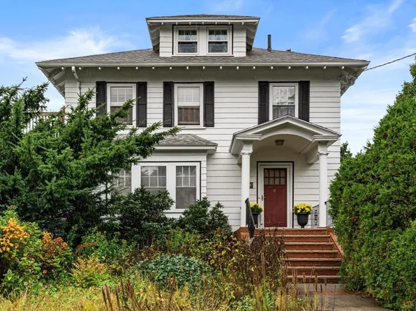 39 Navarre St, Roslindale, MA 02131