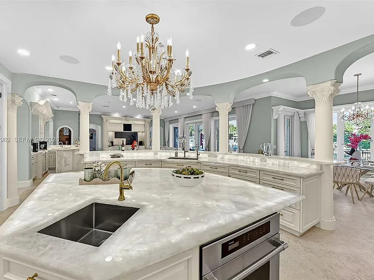 628 Coral Way — Photo 33