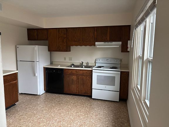 2nd image of 2516 Chesapeake St #11
