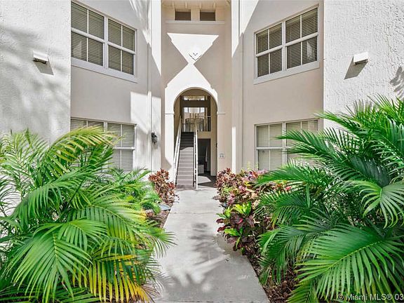 5th image of 11503 NW 89th St APT 205