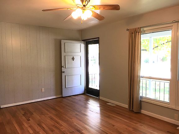 4th image of 690 Sherwood Dr