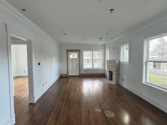 5th image of 1208 Caplin St