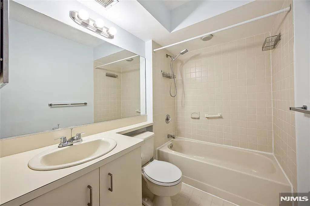 2 bed, 1281 sqft, $3,000 — Photo 1
