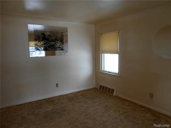 2nd image of 11391 Columbia Ave