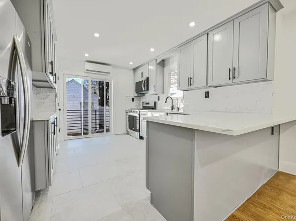 92-43 76th St, Jamaica, NY 11421