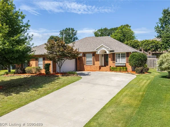 2131 Parkridge Dr, Van Buren, AR 72956