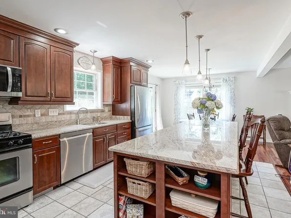 40 Mohawk Ave, Clementon, NJ 08021