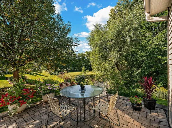 130 Lakeview Rd E, Chanhassen, MN 55317