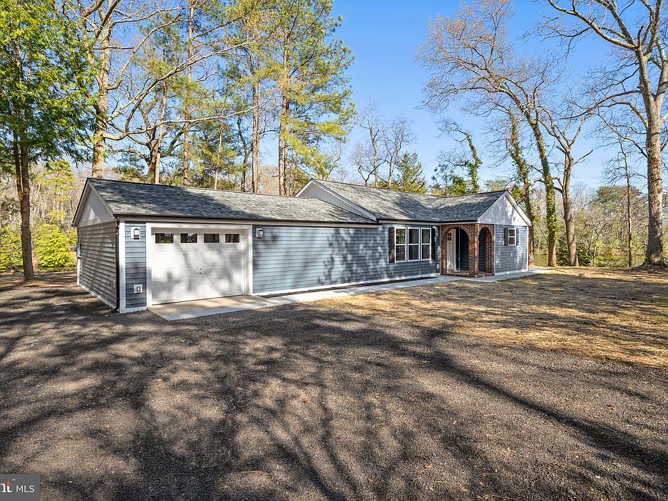 1st image of 19112 Lake Dr