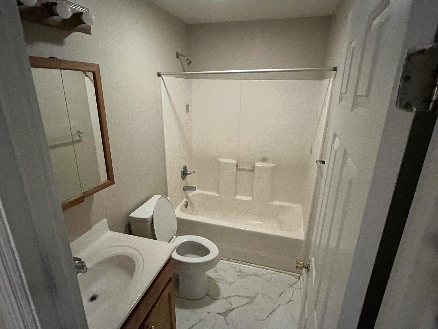 3 bed, 1.5 bath, $1,150 — Photo 4
