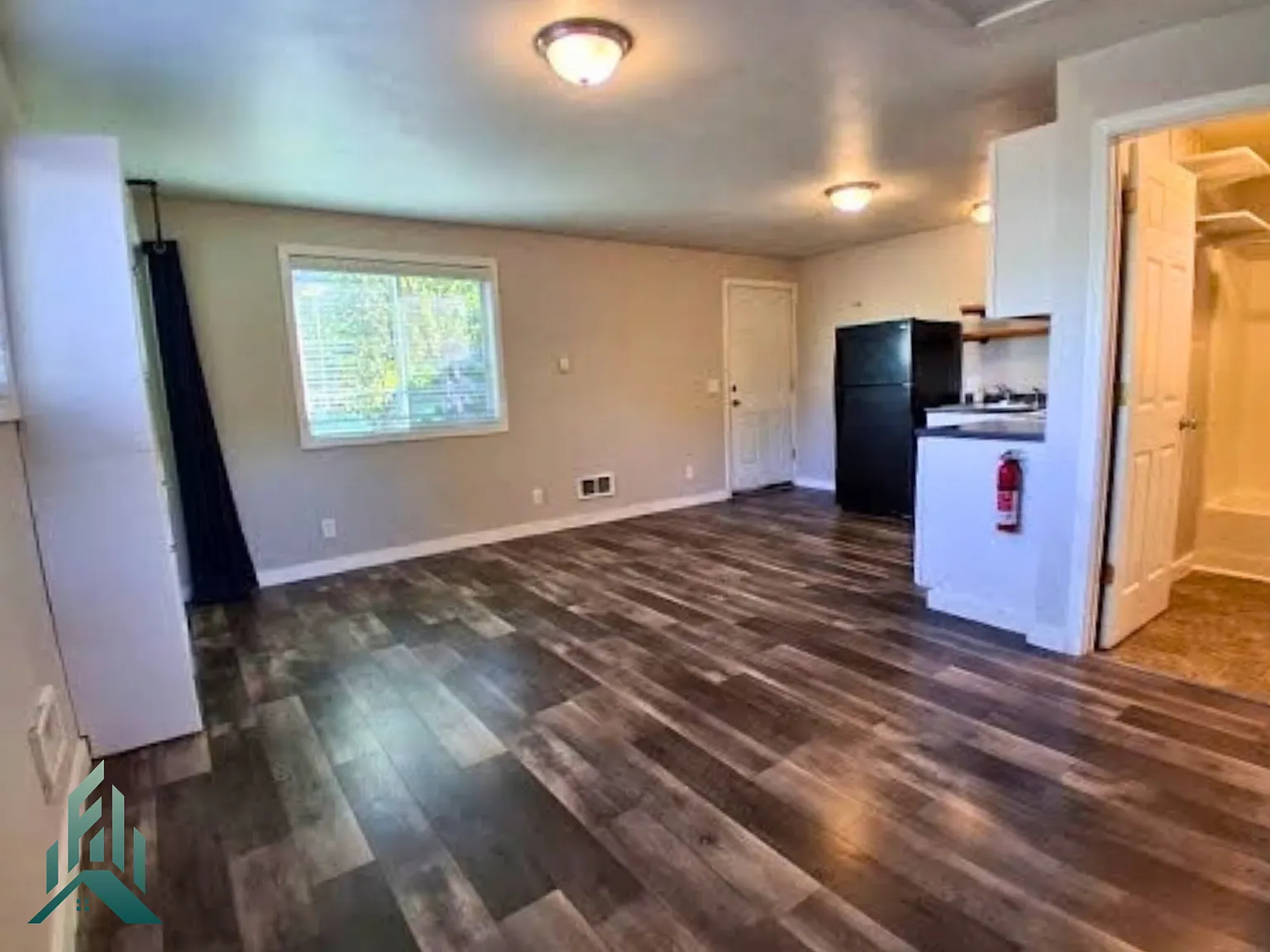 Studio, 400 sqft, $995 — Photo 2