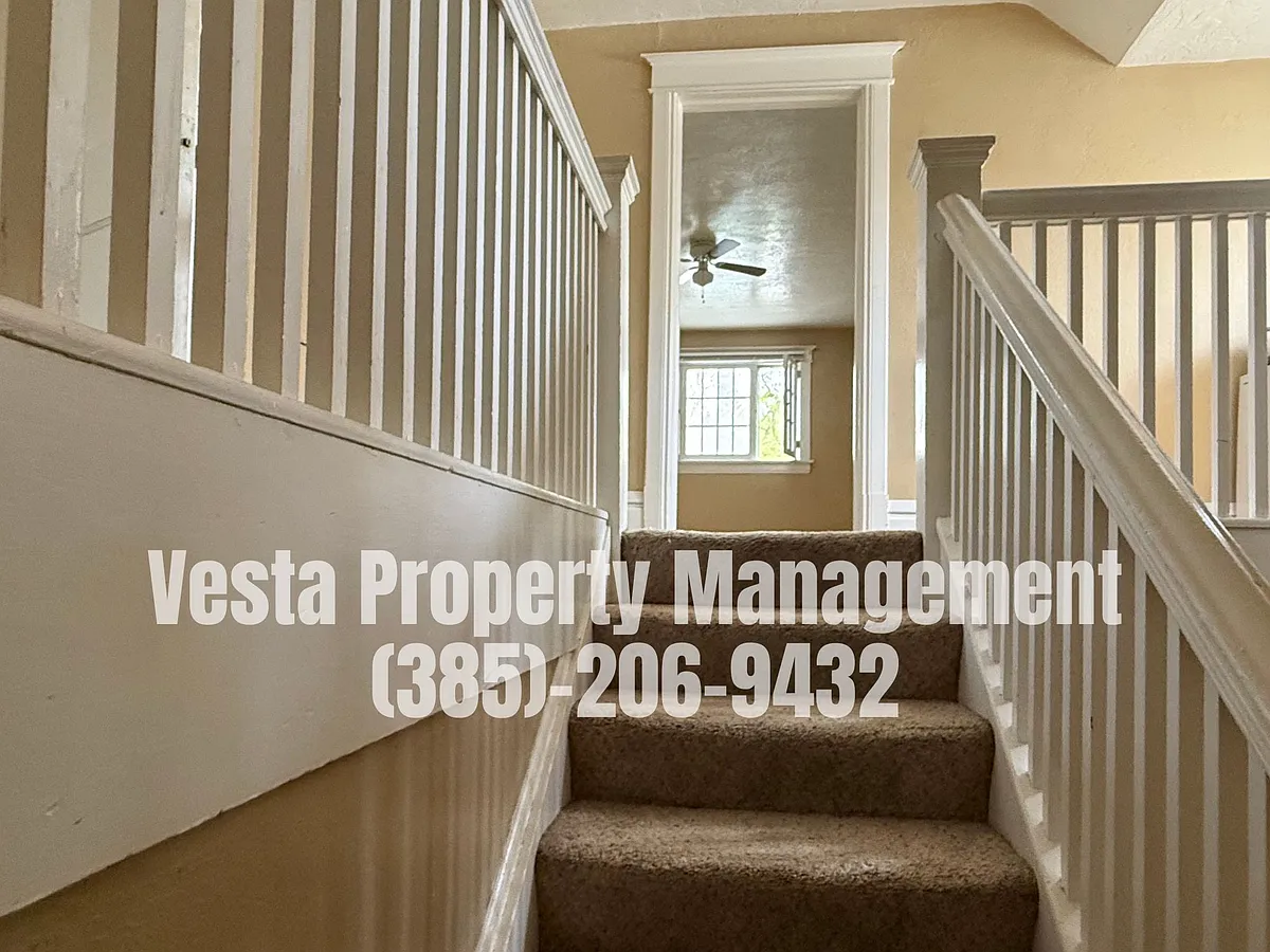 Building Photo - 2273 Jefferson Ave #1