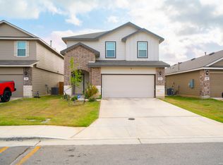 214 Legendary Trail Loop, Floresville, TX 78114