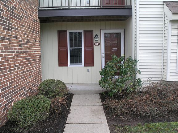 2nd image of 405 Westridge Dr