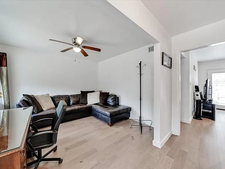 8001 Briarwood Ln — Photo 7