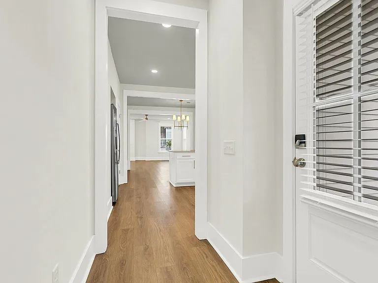 254 Symphony Ave — Photo 30