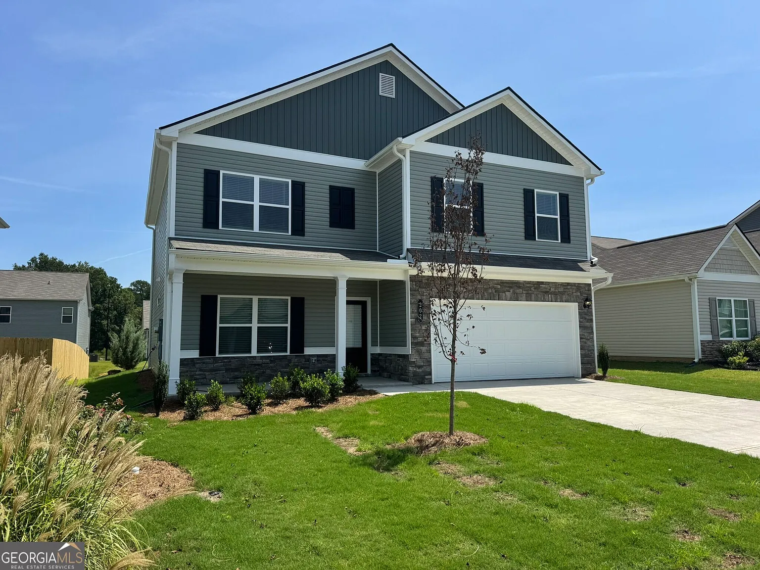 5 bed, 3.0 bath, 2372 sqft, $2,350 — Photo 3
