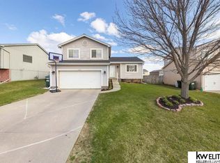 18043 Sunridge St, Omaha, NE 68136