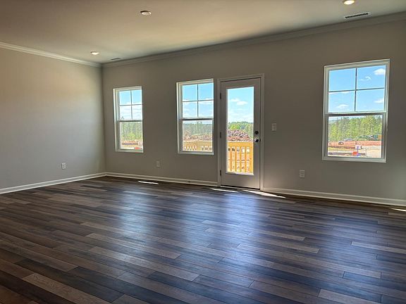 4th image of 318 Leland Crest Dr