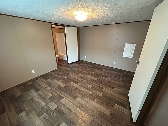 4th image of 1706 Mary St