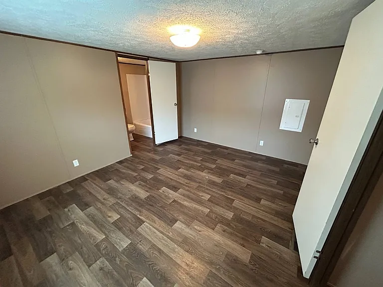 1711 Tarte St — Photo 4