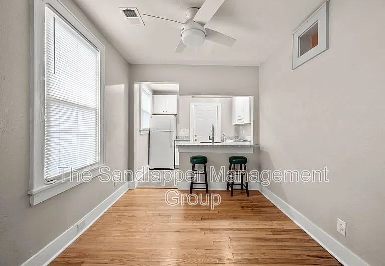 2319 Kent Ave — Photo 4