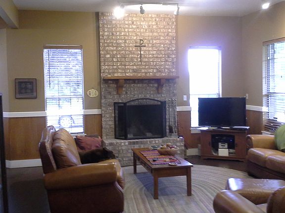 2nd image of 421 Windy Ln