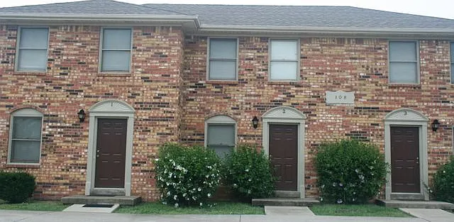 108 Maple Hill Dr — Photo 1
