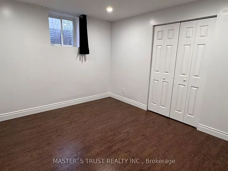 76 Kortright Rd E — Photo 9