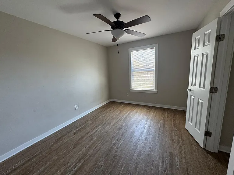 1905 Grayson St — Photo 17