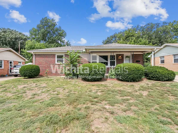 525 S Derby Ave, Derby, KS 67037
