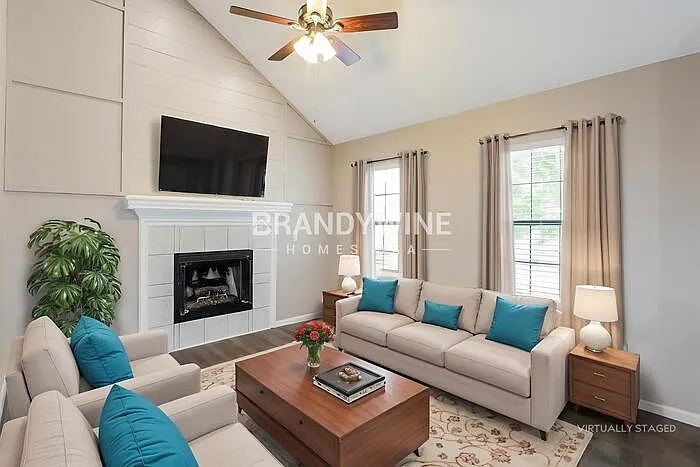 521 SE Onyx Dr — Photo 4