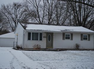 1009 Lakeview Dr, Rochelle, IL 61068