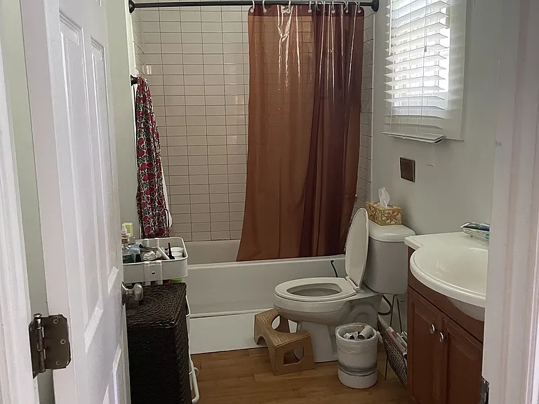1619 Shelby Ave — Photo 9