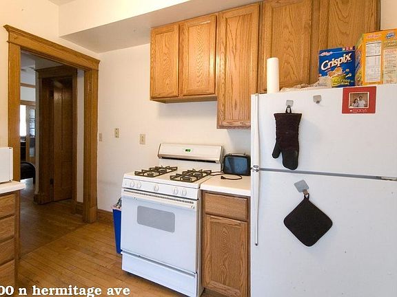 4th image of 3600 N Hermitage Ave #1625