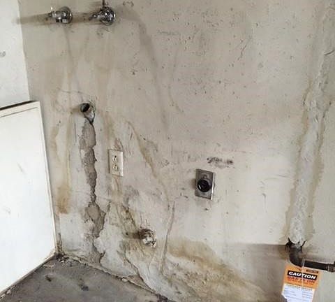 washer and dryer area