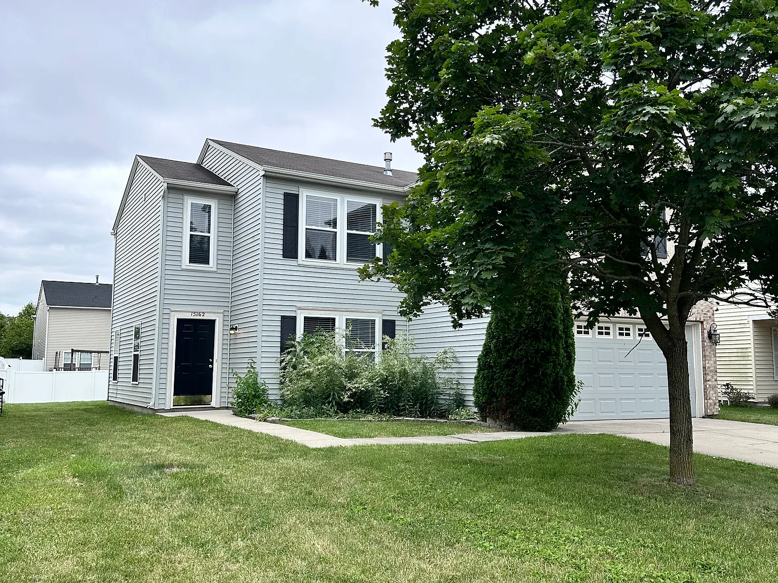 4 bed, 2.5 bath, 2190 sqft, $2,195 — Photo 2