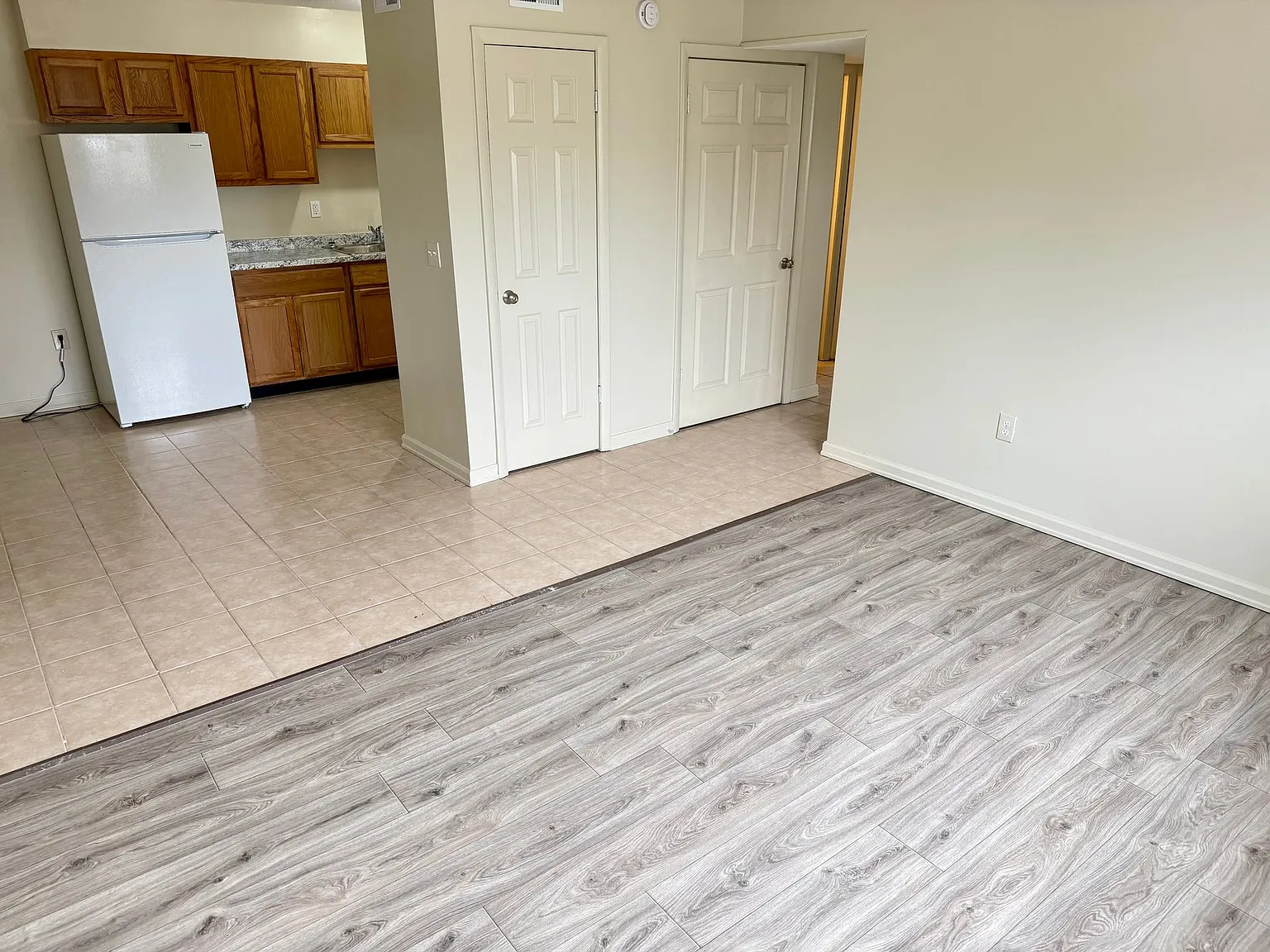 202 Commerical — Photo 4