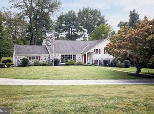 128 Ladderback Ln, Devon, PA 19333