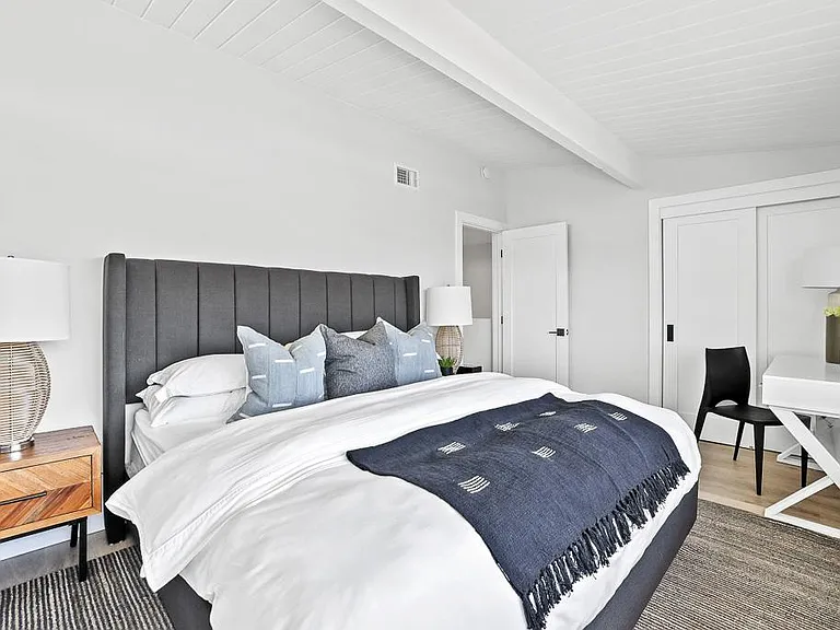 444 Seaward Rd — Photo 8