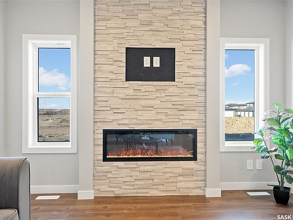 5th image of 10 Vancouver Crescent