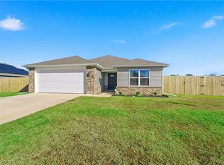 2652 Reynolds St, Pea Ridge, AR 72751