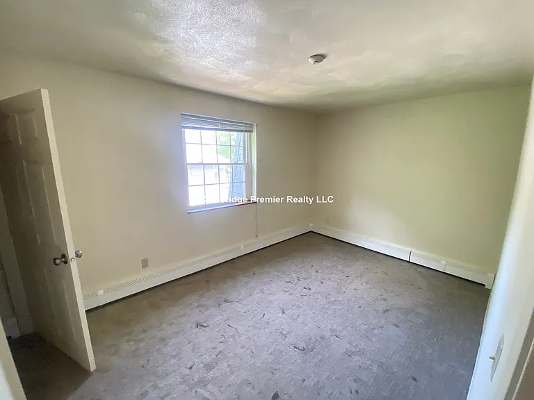 148 Sycamore St #11 — Photo 12