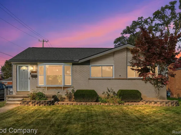 419 Cardwell St, Garden City, MI 48135