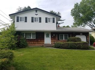 7 Landview Dr, Kings Park, NY 11754