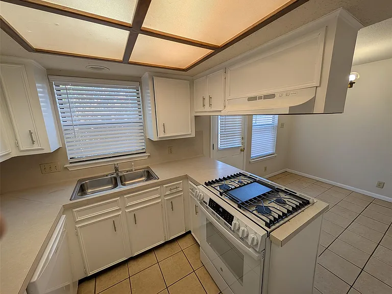 7800 Northcrest Blvd #204 — Photo 10