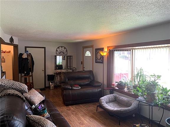 4th image of 609 E Albert Ave