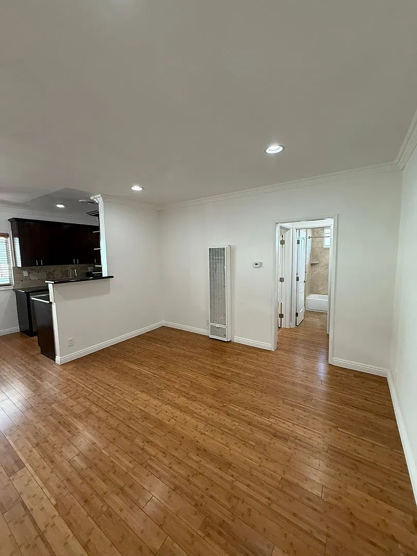 3930 Inglewood Blvd — Photo 3