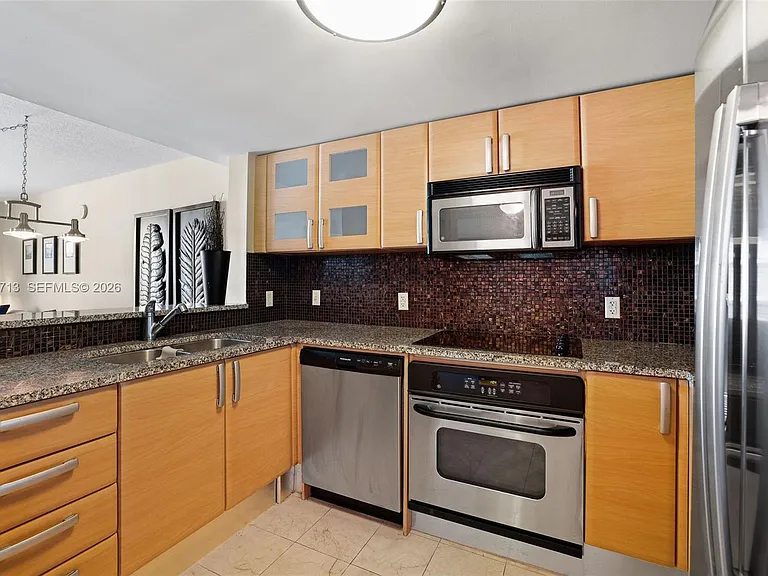 2101 Brickell Ave #1704 — Photo 4