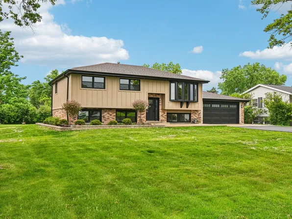 10521 Fitzsimmons Dr, Palos Park, IL 60464